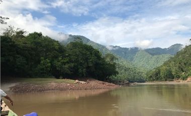 TERRENO CON RIO Y QUEBRADAS CHAZUTA