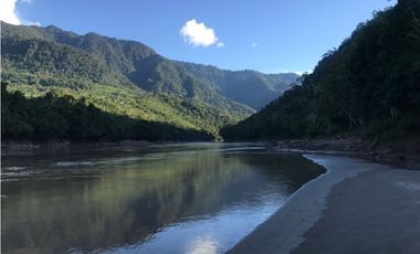 TERRENO CON RIO Y QUEBRADAS CHAZUTA