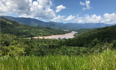 TERRENO CON RIO Y QUEBRADAS CHAZUTA