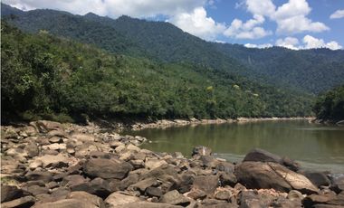 TERRENO CON RIO Y QUEBRADAS CHAZUTA