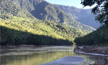 TERRENO CON RIO Y QUEBRADAS CHAZUTA