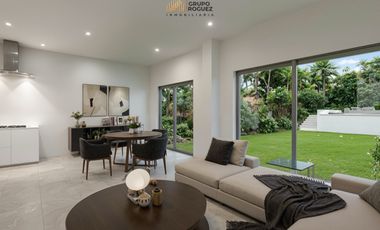 CASA CON ALBERCA Y JARDIN EN CUERNAVACA