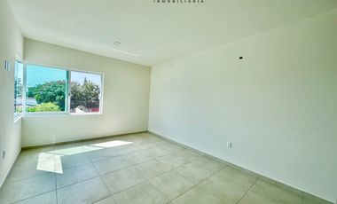 Casa en venta con alberca y jardin al sur de cuernavaca