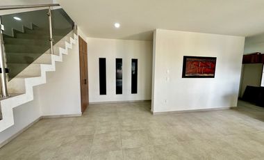 Casa en venta con alberca y jardin al sur de cuernavaca