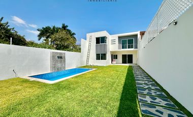 Casa en venta con alberca y jardin al sur de cuernavaca