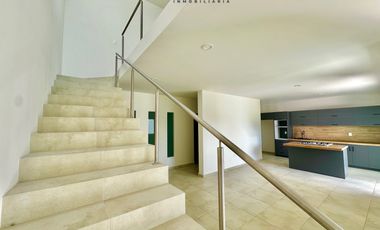 Casa en venta con alberca y jardin al sur de cuernavaca
