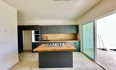 Casa en venta con alberca y jardin al sur de cuernavaca