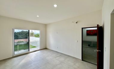 Casa en venta con alberca y jardin al sur de cuernavaca