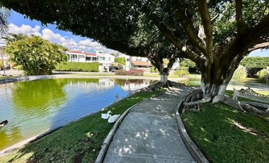 Enorme Propiedad frente al Lago de Exclusivo Kloster Sumiya Jiutepec. 4 Habitaciones