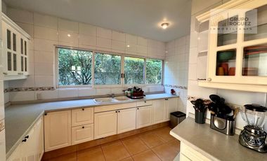 Enorme Propiedad frente al Lago de Exclusivo Kloster Sumiya Jiutepec. 4 Habitaciones