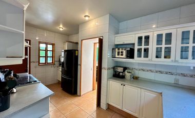 Enorme Propiedad frente al Lago de Exclusivo Kloster Sumiya Jiutepec. 4 Habitaciones