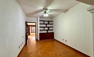 CASA  EN REFORMA AVENIDAS PRINCIPALES CON VIGILANCIA