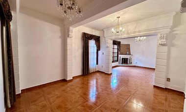 CASA  EN REFORMA AVENIDAS PRINCIPALES CON VIGILANCIA