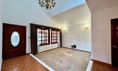 CASA  EN REFORMA AVENIDAS PRINCIPALES CON VIGILANCIA