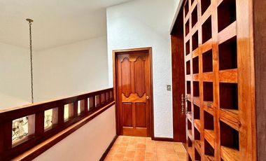 CASA  EN REFORMA AVENIDAS PRINCIPALES CON VIGILANCIA