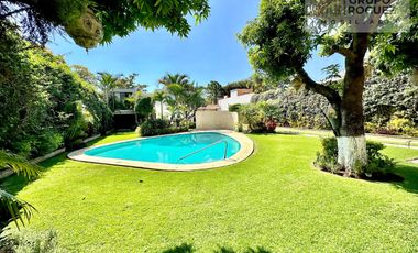 5 Recamaras con baño, bungalow, jardin y alberca enorme