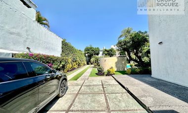 5 Recamaras con baño, bungalow, jardin y alberca enorme