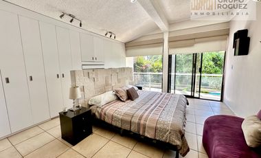 5 Recamaras con baño, bungalow, jardin y alberca enorme