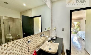 5 Recamaras con baño, bungalow, jardin y alberca enorme