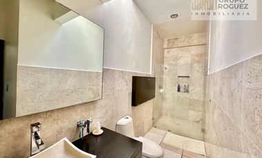 5 Recamaras con baño, bungalow, jardin y alberca enorme