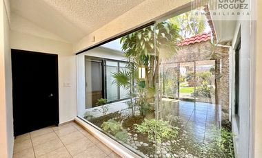 5 Recamaras con baño, bungalow, jardin y alberca enorme