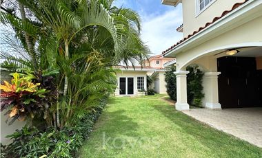 CASA EN VENTA EN COSTA SUR - VILLA VALENCIA