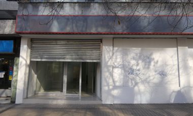 Excelente Local Comercial..!! En Pleno Providencia - Nuevo H