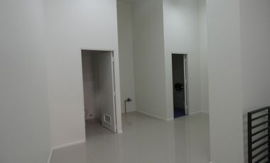 Excelente Local Comercial..!! En Pleno Providencia - Nuevo H