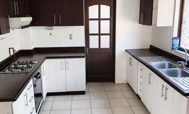 Se Arrienda Hermosa CASA 4D, 3B, 2E Limache