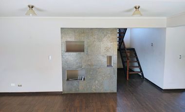 Se Arrienda Hermosa CASA 4D, 3B, 2E Limache