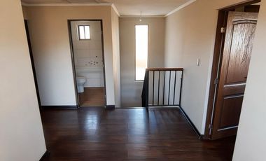 Se Arrienda Hermosa CASA 4D, 3B, 2E Limache
