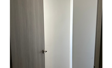 SE VENDE APARTAMENTO EN PH CONDADO COUNTRY CLUB CON 2 BALCONES