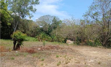 SE VENDE TERRENO DE 2994 METROS PLANO Y CERCA DE PLAYA / AG