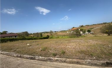A LA VENTA TERRENO PLANO DE 811 METROS EN QUEBRADAS DEL VALLE / AG