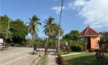 A LA VENTA TERRENO PLANO DE 811 METROS EN QUEBRADAS DEL VALLE / AG