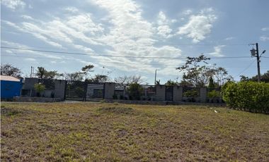 A LA VENTA TERRENO PLANO DE 811 METROS EN QUEBRADAS DEL VALLE / AG