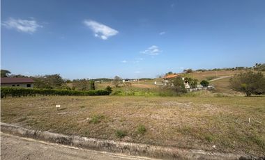 A LA VENTA TERRENO PLANO DE 811 METROS EN QUEBRADAS DEL VALLE / AG