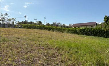 A LA VENTA TERRENO PLANO DE 811 METROS EN QUEBRADAS DEL VALLE / AG