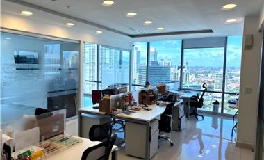 Move-in ready office at Prime Time Tower in Costa del Este