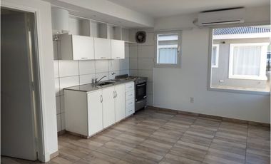 Alquiler 24 meses moderno dúplex de 3 ambientes.