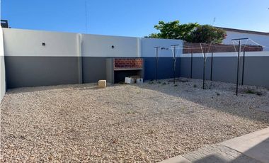 Alquiler 24 meses moderno dúplex de 3 ambientes.