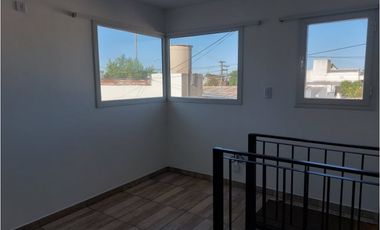 Alquiler 24 meses moderno dúplex de 3 ambientes.