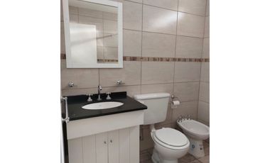 Alquiler 24 meses moderno dúplex de 3 ambientes.