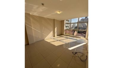 Se vende lujoso 3 dormitorios en zona Camba Cua