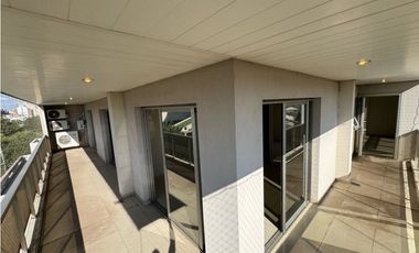 Se vende lujoso 3 dormitorios en zona Camba Cua