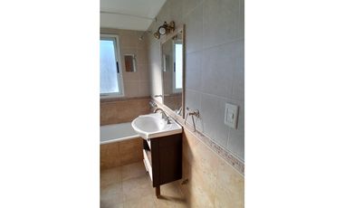 Casa en Venta de 5 habitaciones con piscina en B. Dalvian, Las Heras