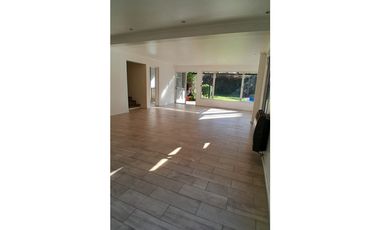 Casa en Venta de 5 habitaciones con piscina en B. Dalvian, Las Heras