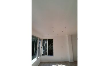 Casa en Venta de 5 habitaciones con piscina en B. Dalvian, Las Heras