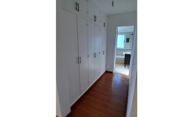 Casa en Venta de 5 habitaciones con piscina en B. Dalvian, Las Heras