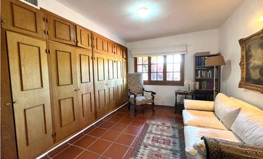 Casa en Venta en Country Las Delicias con bajada al arroyo.
